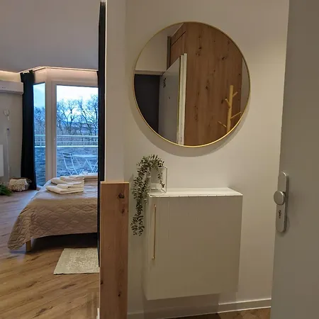 - Balkon & Parken Inklusive