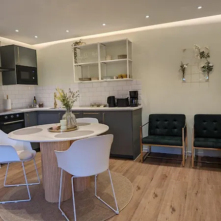 - Balkon & Parken Inklusive *
