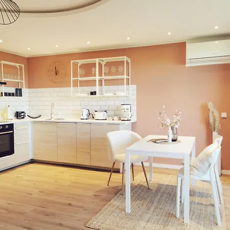 Daire - Balkon & Parken Inklusive