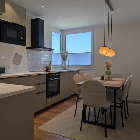 Daire - Balkon & Parken Inklusive