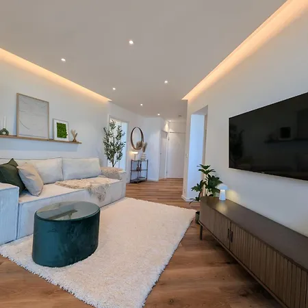 - Balkon & Parken Inklusive Daire