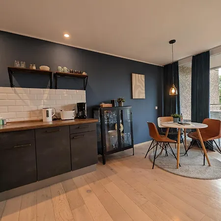 - Balkon & Parken Inklusive Daire *