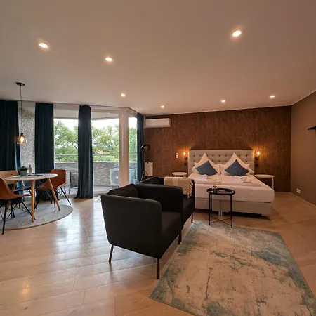 - Balkon & Parken Inklusive Daire *
