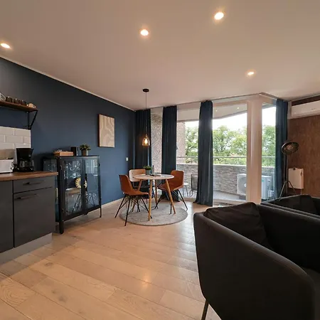 Apartment - Balkon & Parken Inklusive