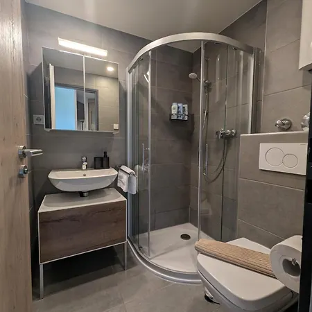 - Balkon & Parken Inklusive Osnabrueck