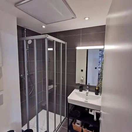 Apartment - Balkon & Parken Inklusive