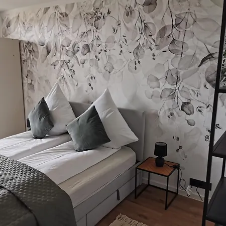 - Balkon & Parken Inklusive Apartment *