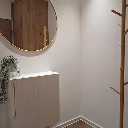 Apartment - Balkon & Parken Inklusive