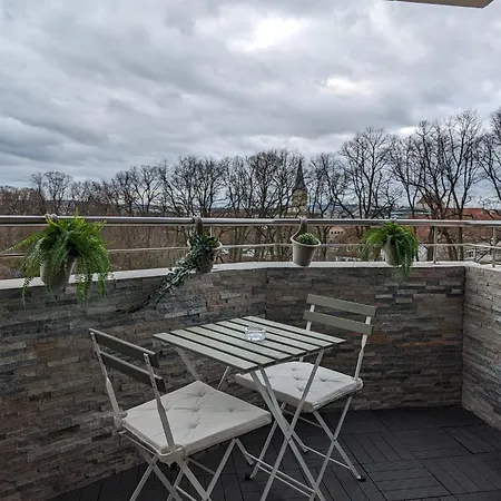 - Balkon & Parken Inklusive *